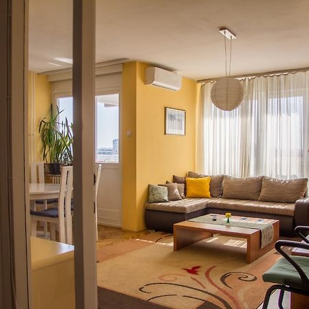 Sunny Apartment เบลเกรด ภายนอก รูปภาพ