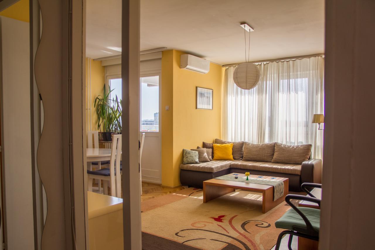 Sunny Apartment เบลเกรด ภายนอก รูปภาพ