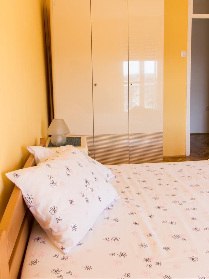 Sunny Apartment เบลเกรด ภายนอก รูปภาพ