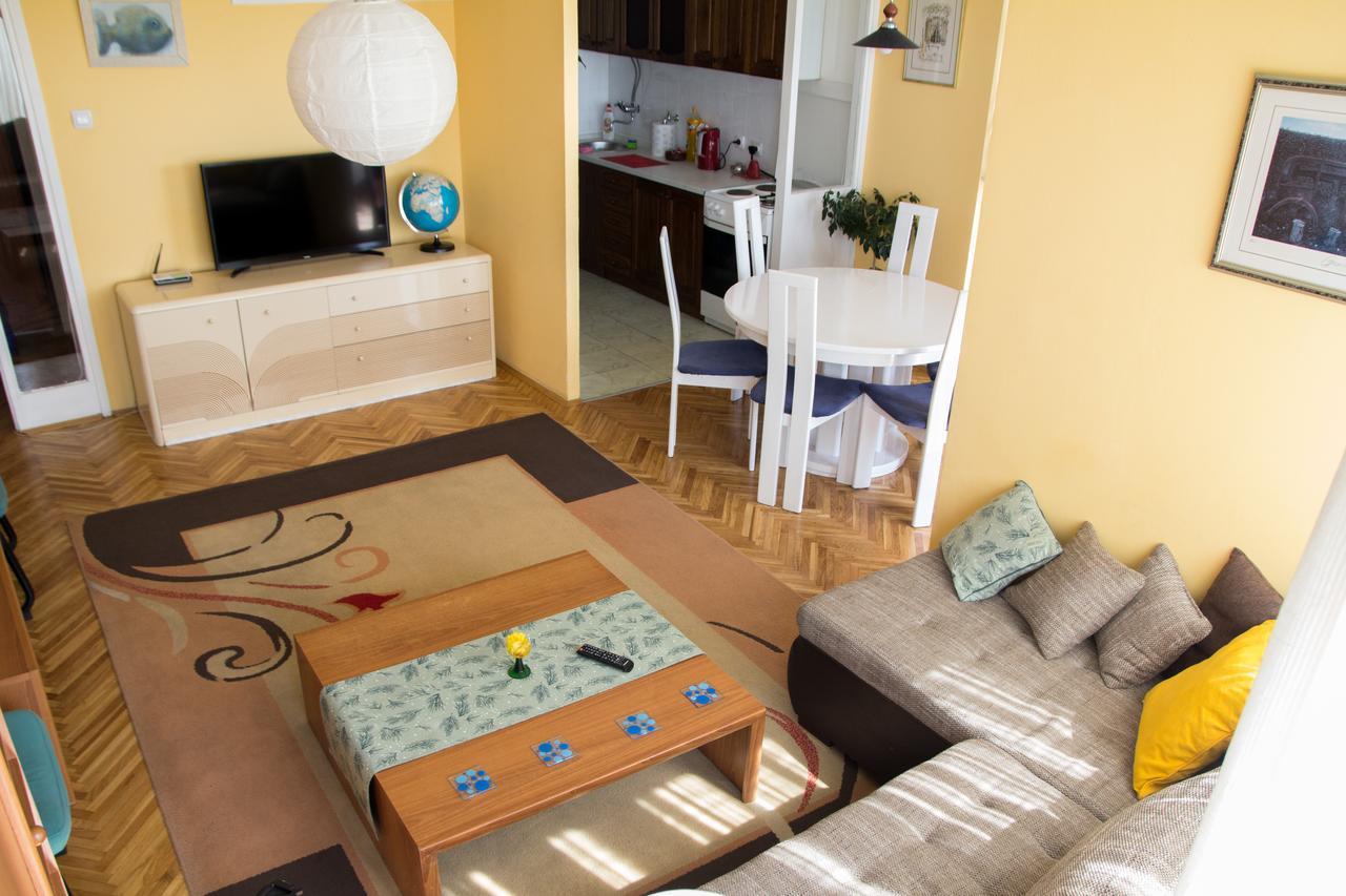 Sunny Apartment เบลเกรด ภายนอก รูปภาพ
